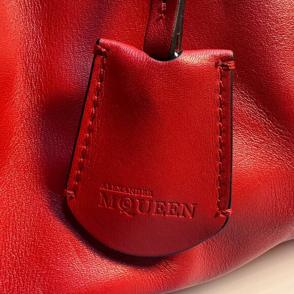 Alexander McQueen Leather Skull Padlock Tote. With dust bag. - Picture 3 of 13